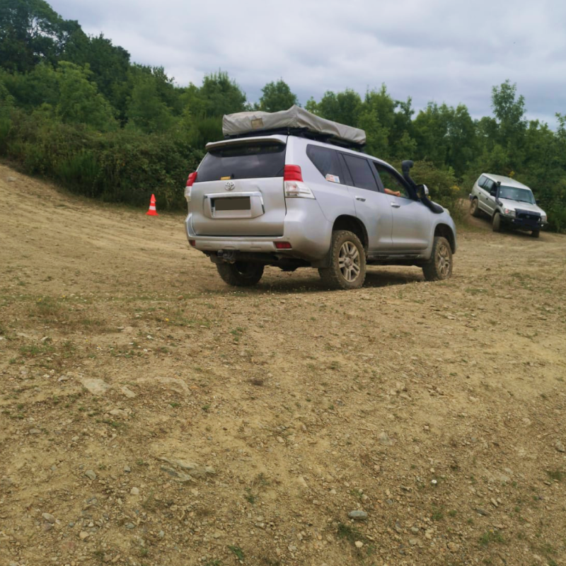 formation en famille pick up land cruiser.4